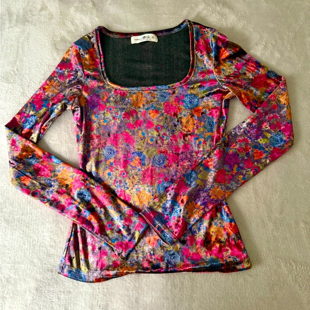Natural Life floral velvet top size XS